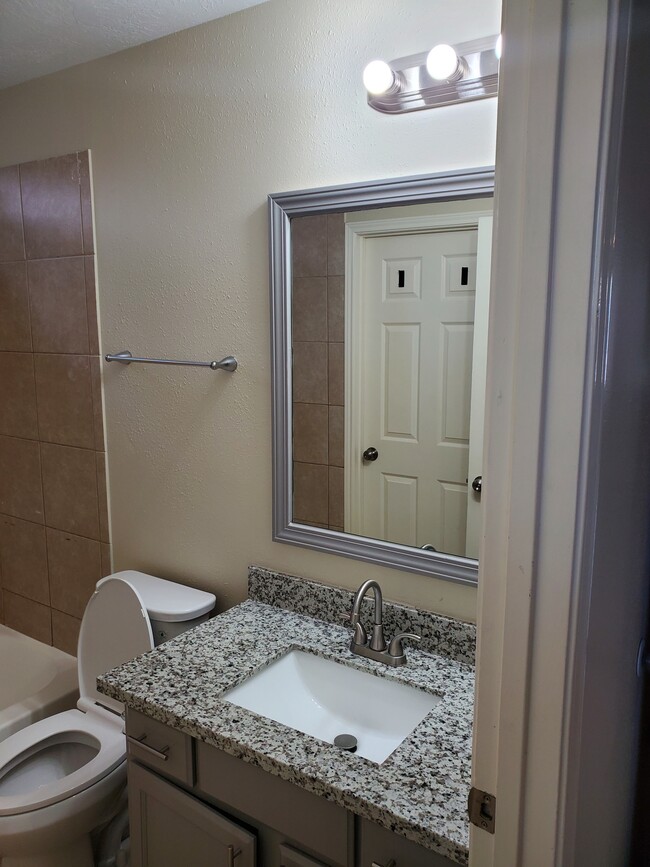 Master Bathroom - 3725 Amos St