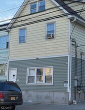 Building Photo - 161 Union Ave