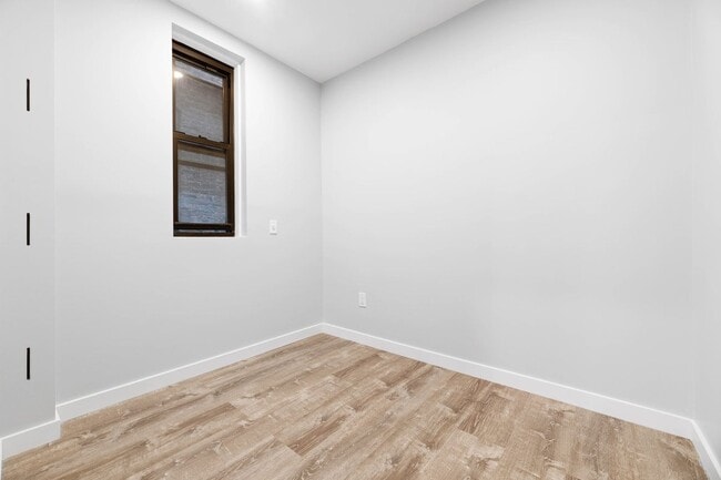 Foto del edificio - 437 W 46th St