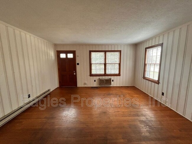 Building Photo - 413 Beech St