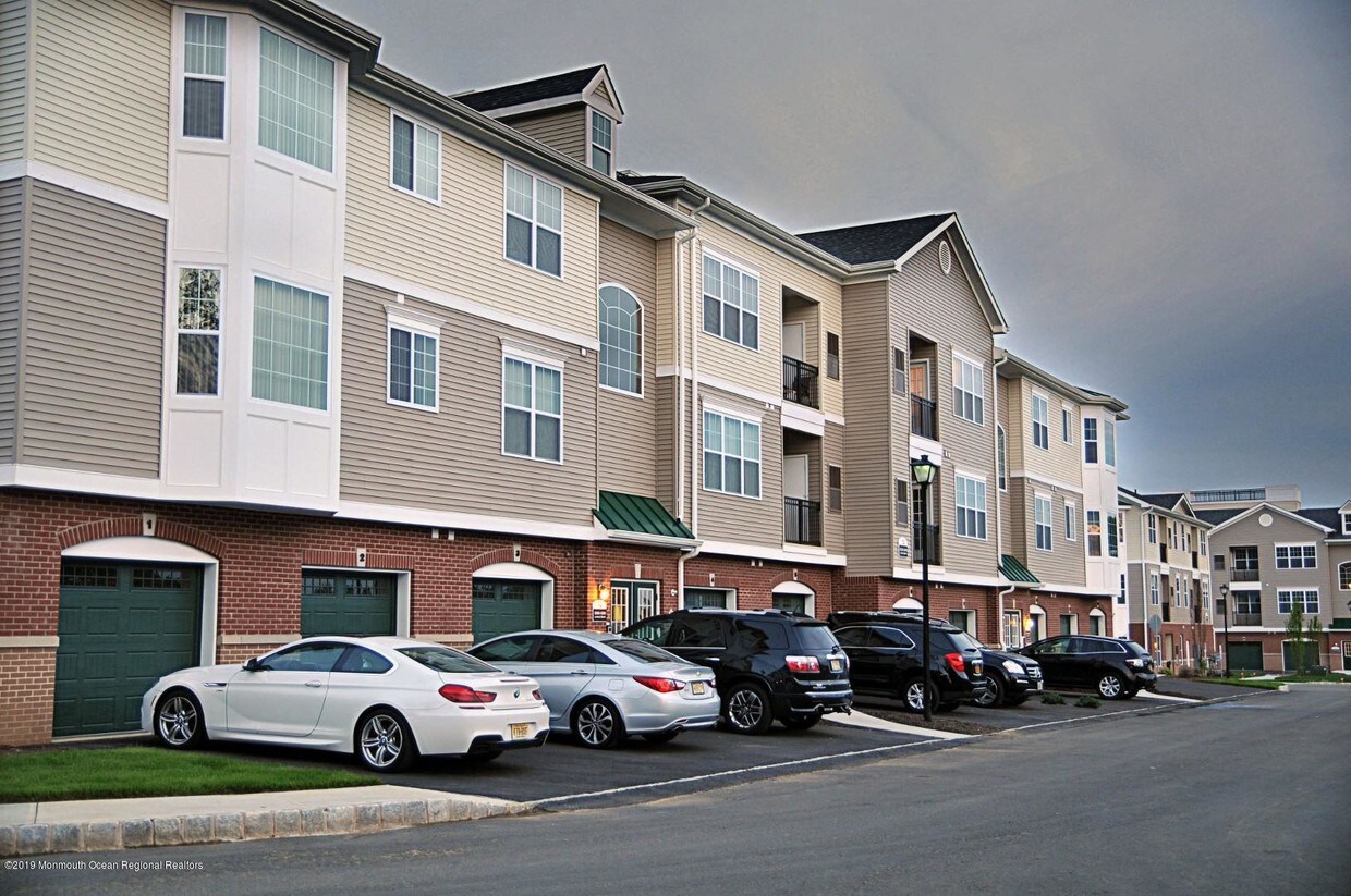 120 Lukas Blvd, Marlboro Township, NJ 07751 Room for Rent in Marlboro Township, NJ