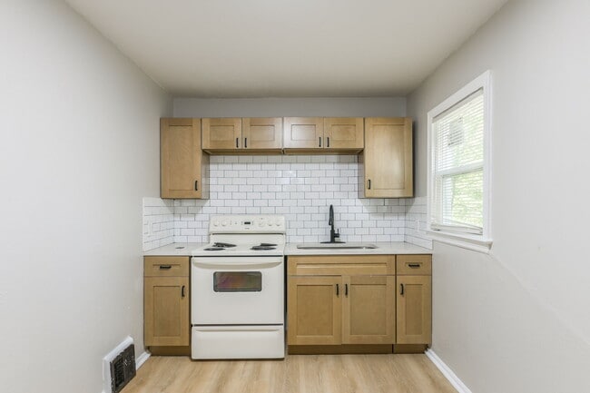 Building Photo - 5760 College Ave