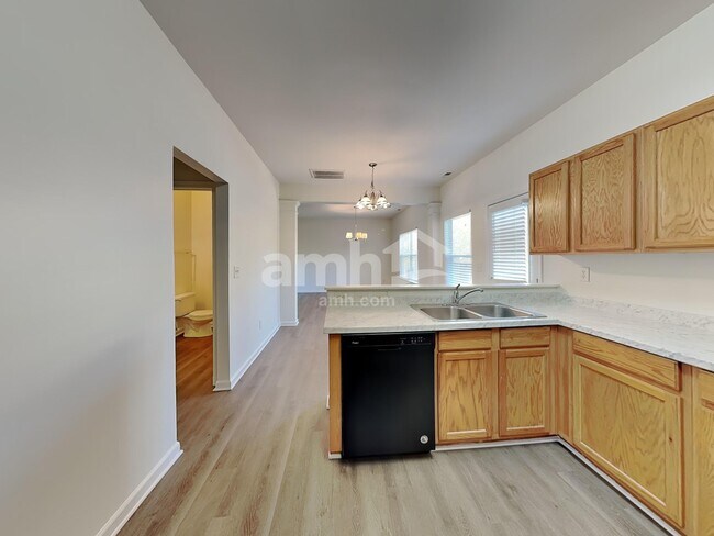 Foto del edificio - 2101 Trace Creek Dr