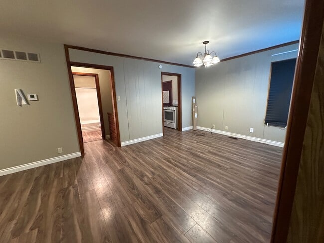 Building Photo - 1502 Carey Blvd