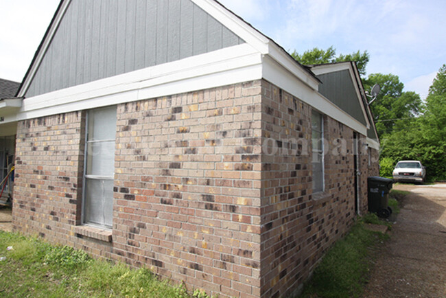 Building Photo - 1841 S Perkins Rd