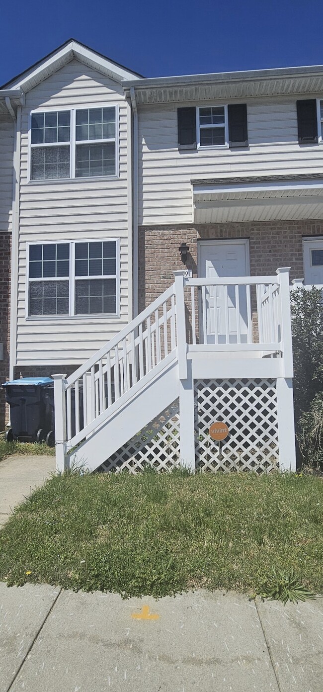 Building Photo - 89 Salerno Dr