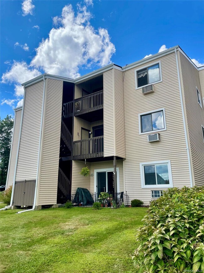 Foto del edificio - 1203 Village Dr