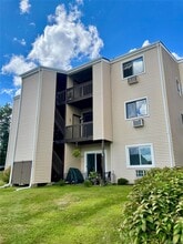 Building Photo - 1203 Village Dr