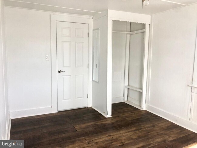 Foto del edificio - 6908 North Point Rd