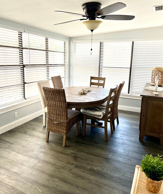 Foto del edificio - 33 Azalea Dr