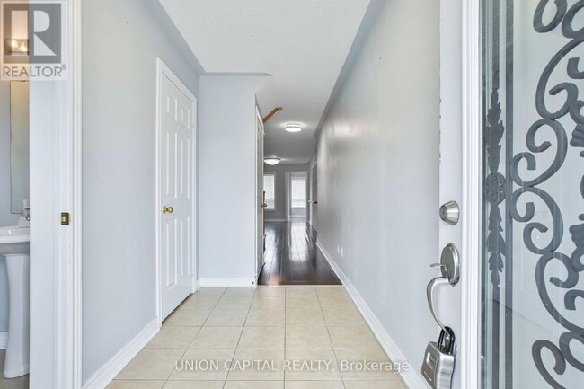 Building Photo - 762 Caboto Trail