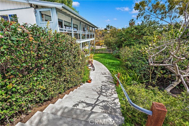 Building Photo - 303 Cazador Ln