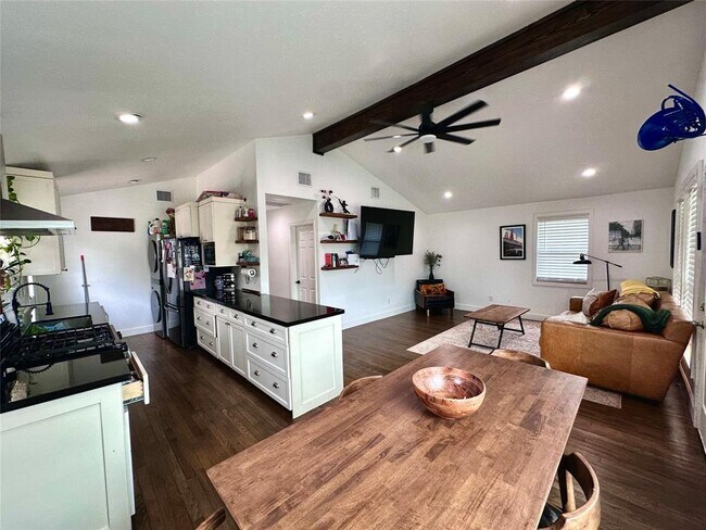 Foto del edificio - 3705 Chapman St