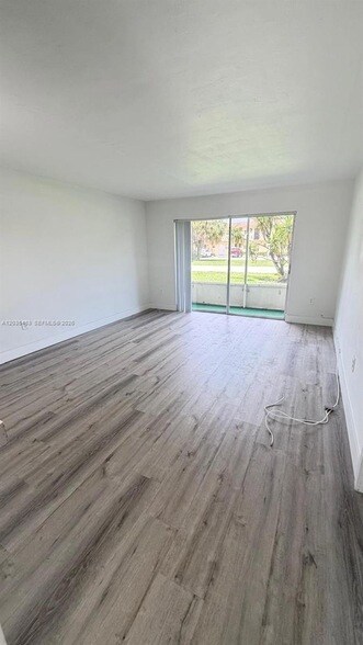 Foto del edificio - 20200 NE 27th Ct