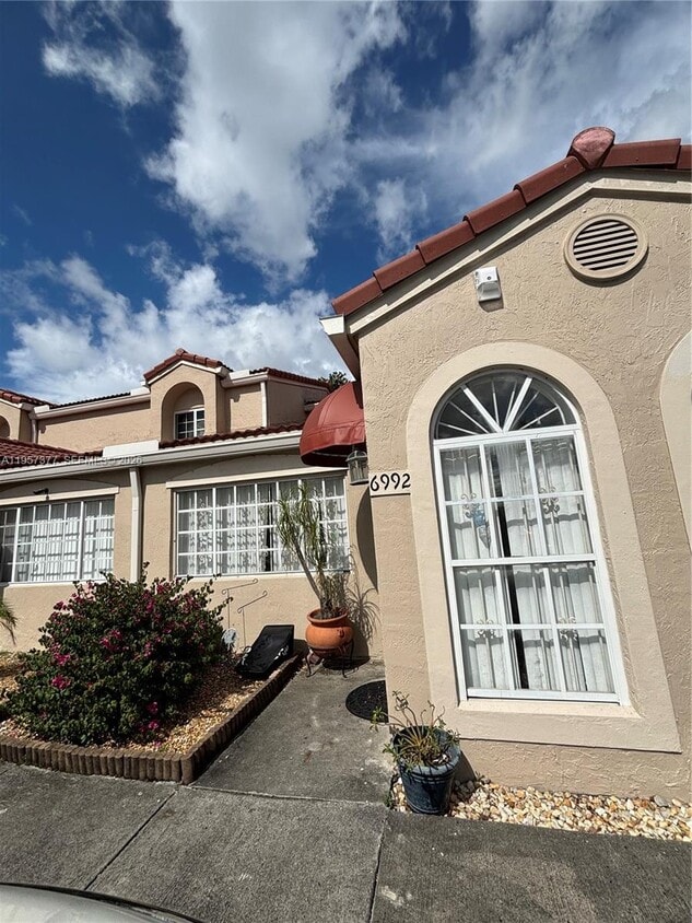 Foto del edificio - 6992 NW 166 Terrace