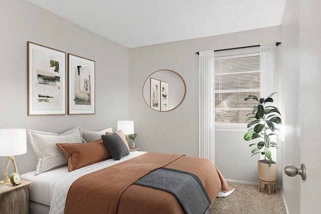 Building Photo - Alturas Eleventh