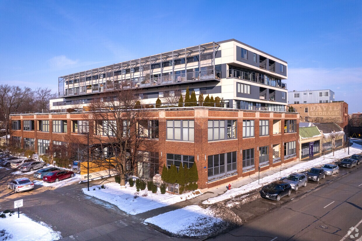 Primary Photo - 1800 Ridge Ave