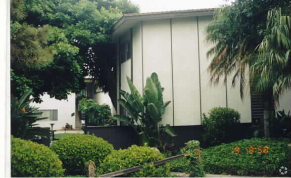 Building Photo - 61-75 Baylor Dr