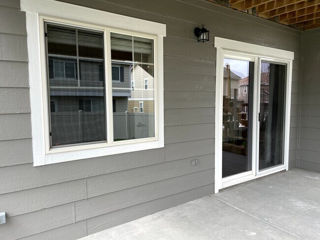 Keyless entry on sliding door - 12838 Arezzo Cir