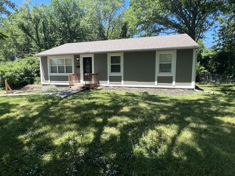 Foto principal - 7446 Sycamore Ave
