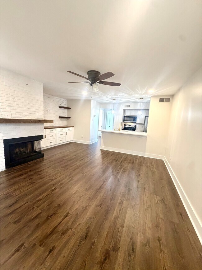 Foto del edificio - 18617 Egret Bay Blvd