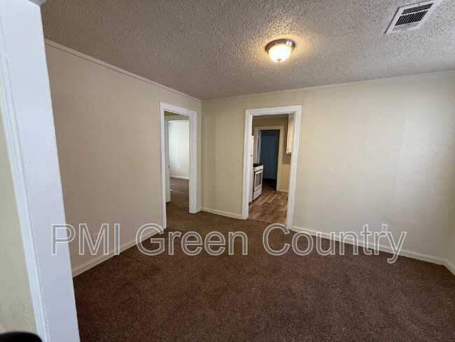 Foto del edificio - 2432 N Quincy Ave