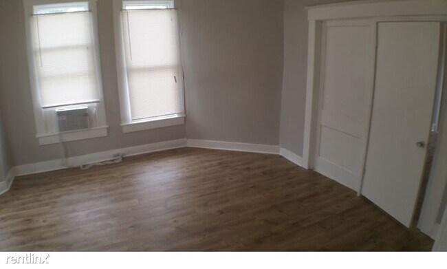 Building Photo - 2 br, 1 bath 4plex - 1138 West Ashby Place 1