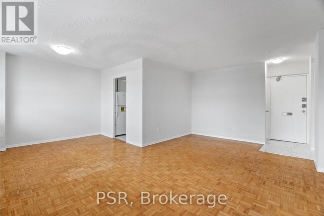 Building Photo - 105-105 Rowena Dr