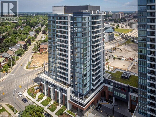 Photo du bâtiment - 5 Wellington St S