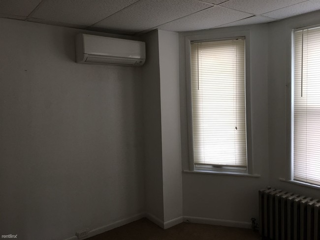 Building Photo - 206 Saude Ave
