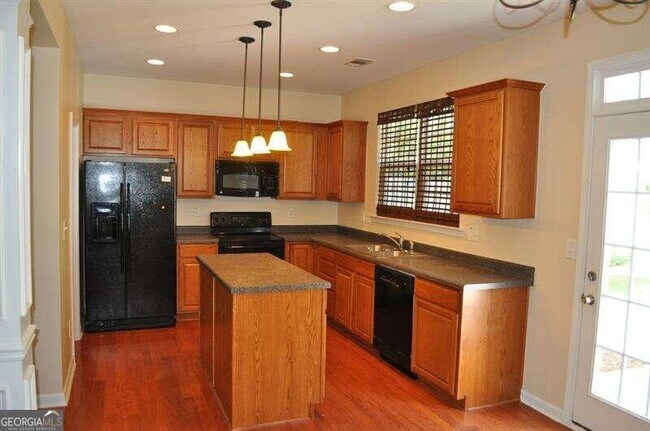 Foto del edificio - 981 Pierce Ivy Ct NE