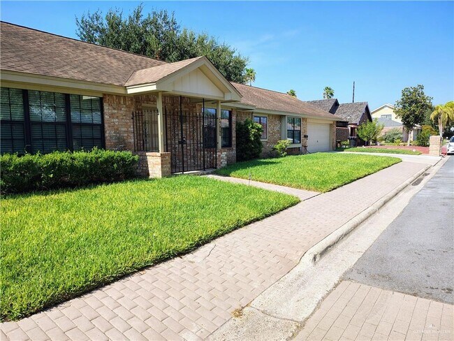 Foto del edificio - 3511 Datepalm Ave