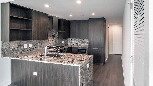 Foto del edificio - 749 N Hudson Ave