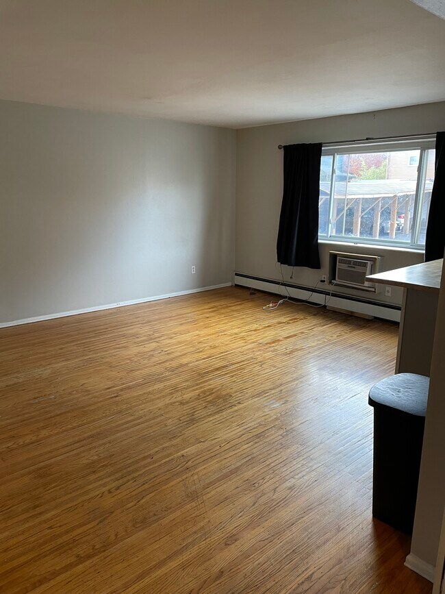 Sala de estar - 957 Monroe Ave