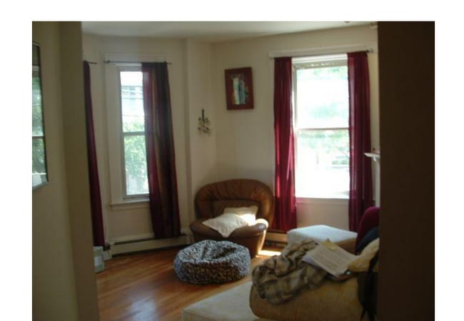 Building Photo - 108 Central St