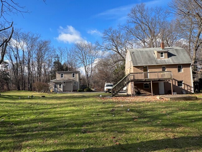 Building Photo - 549 Ewing Ave
