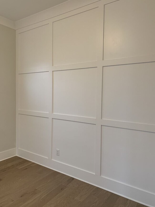 Foto del edificio - 4-Bed/2.5-Bath in Lockwood Glen!