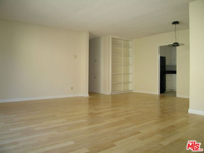 Building Photo - 2803 Arizona Ave
