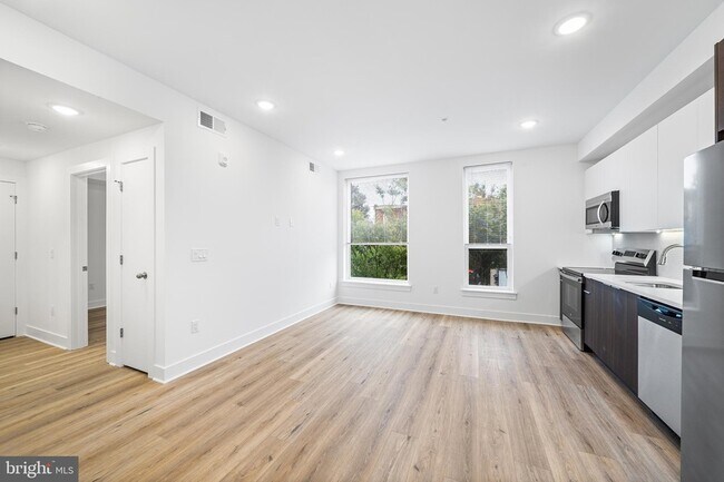 Foto del edificio - 4324 Lancaster Ave