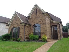 Building Photo - 7965 River Mist Dr