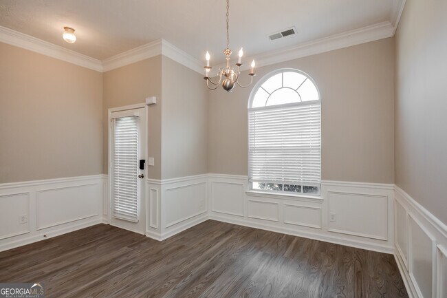 Building Photo - 10 Zebulon Pl