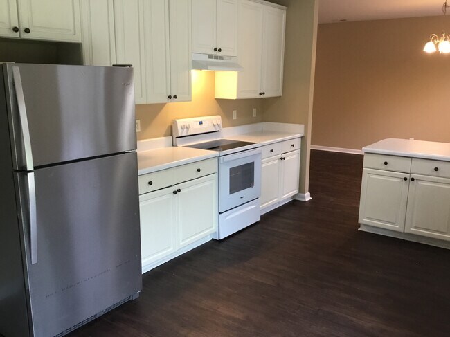 Building Photo - 204 Ber Creek Dr