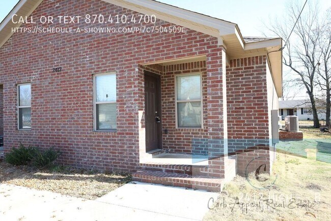 Building Photo - Luxury 2 bed, 1 bath duplex - new construc...