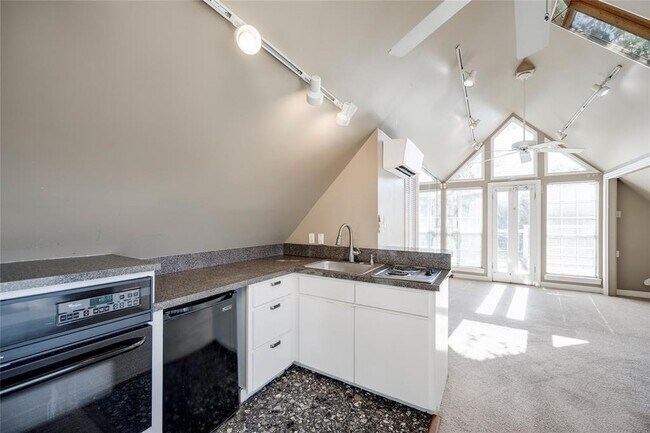 Foto del edificio - 1603 Shoal Creek Blvd