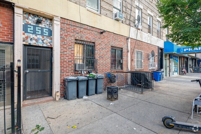Building Photo - 255 Troy Ave