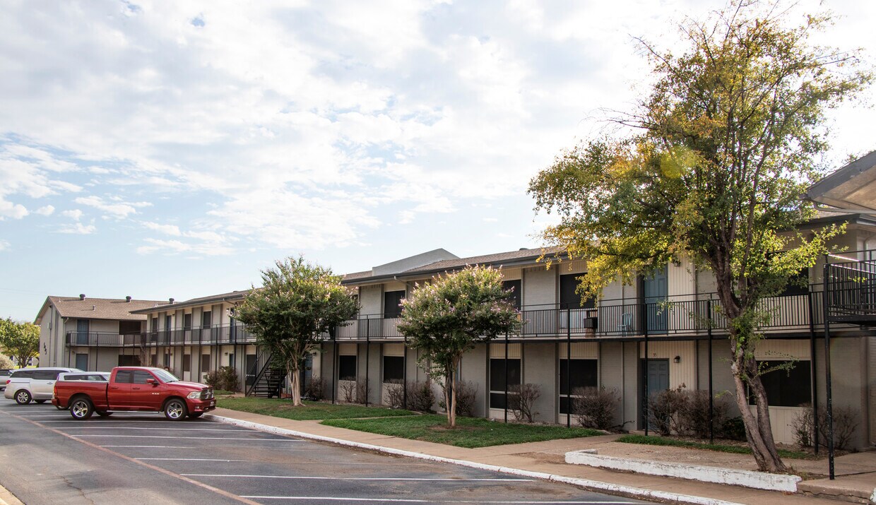 Parkside Apartments Apartments in Hurst, TX