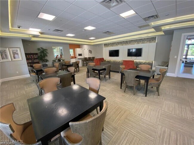 Foto del edificio - 2571 Vine Ave