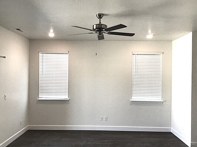 Foto del edificio - 1246 E Ranch Rd