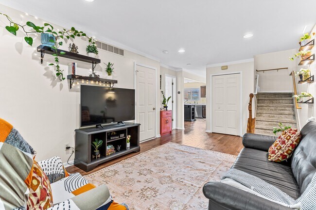 Foto del edificio - 456 Oakgrove Ct