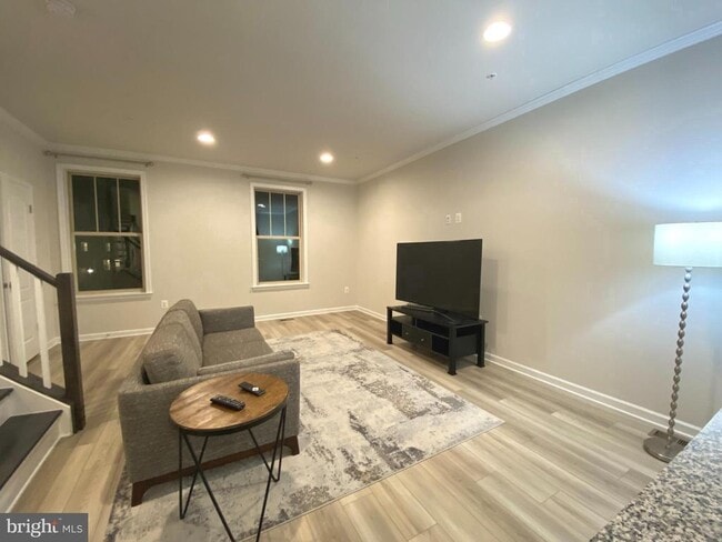 Foto del edificio - 1659 Magundy St